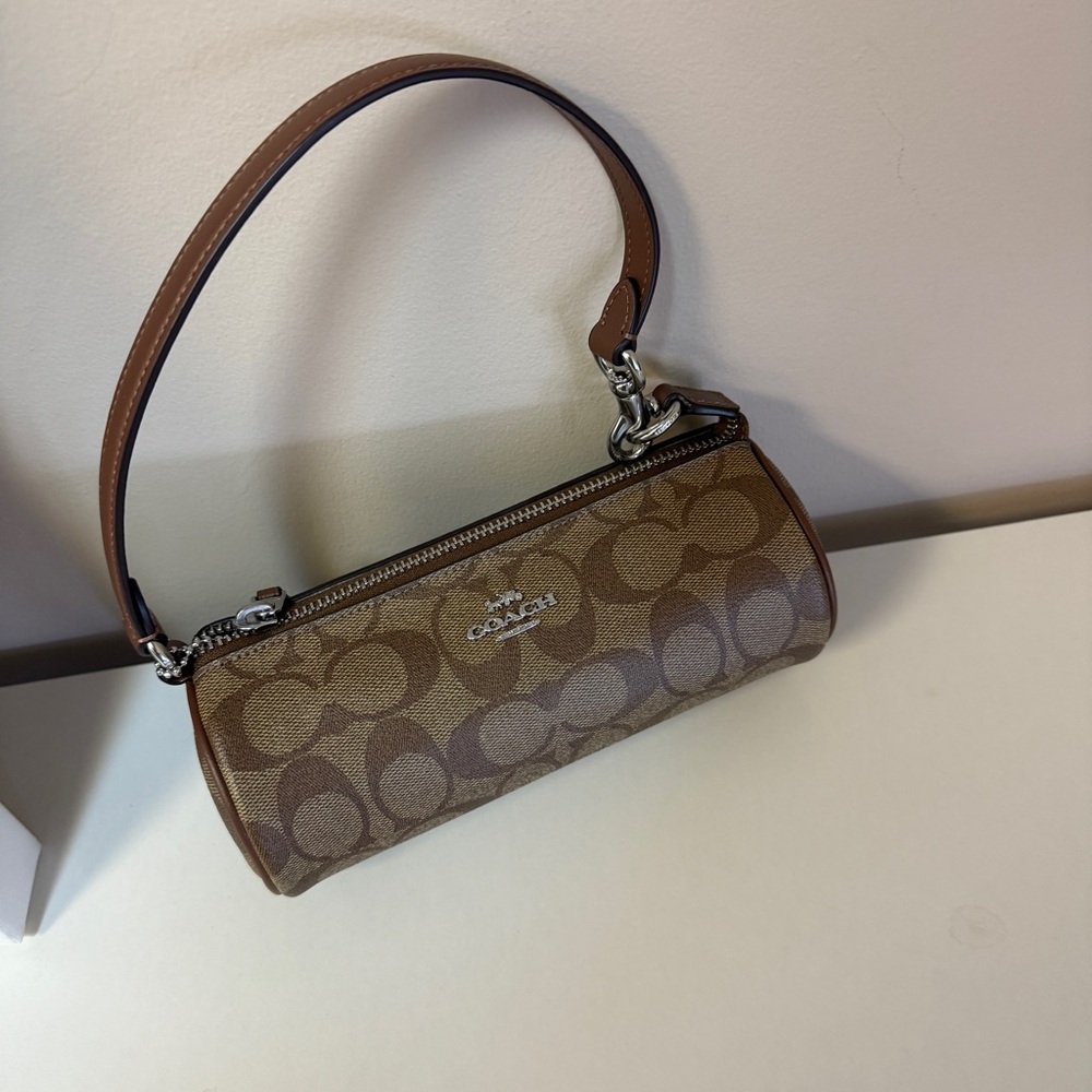 Coach CP475 nolita barrel